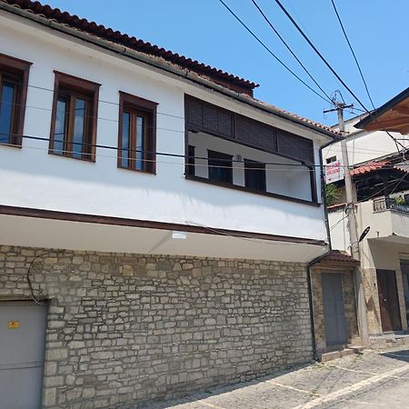 Bujtina Valgent Bed & Breakfast Berat Exterior foto
