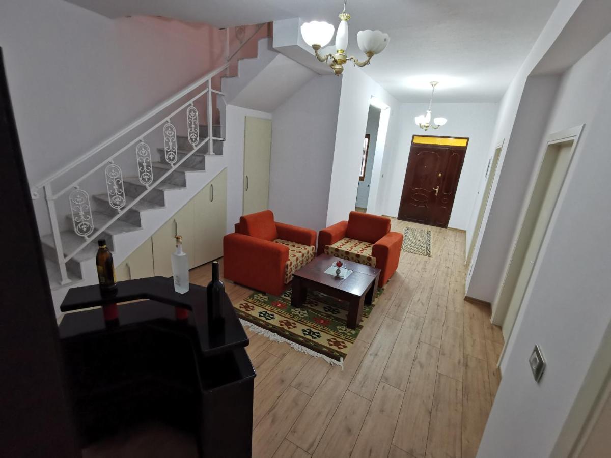 Bujtina Valgent Bed & Breakfast Berat Exterior foto