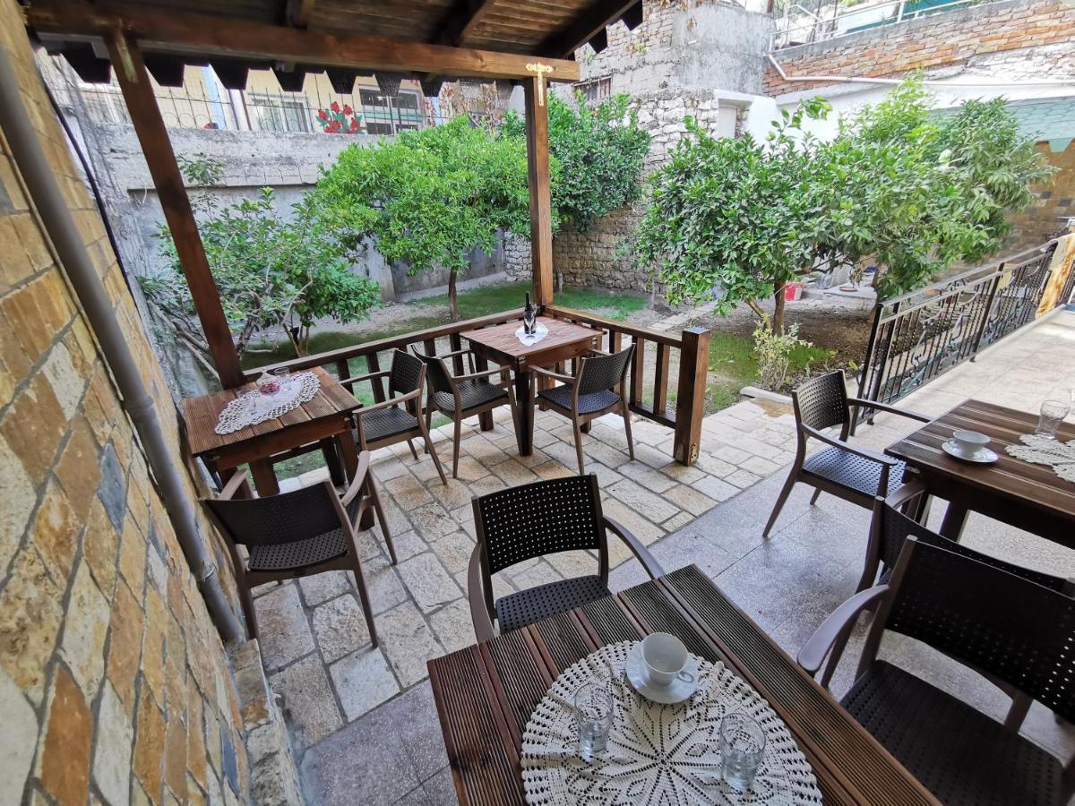 Bujtina Valgent Bed & Breakfast Berat Exterior foto