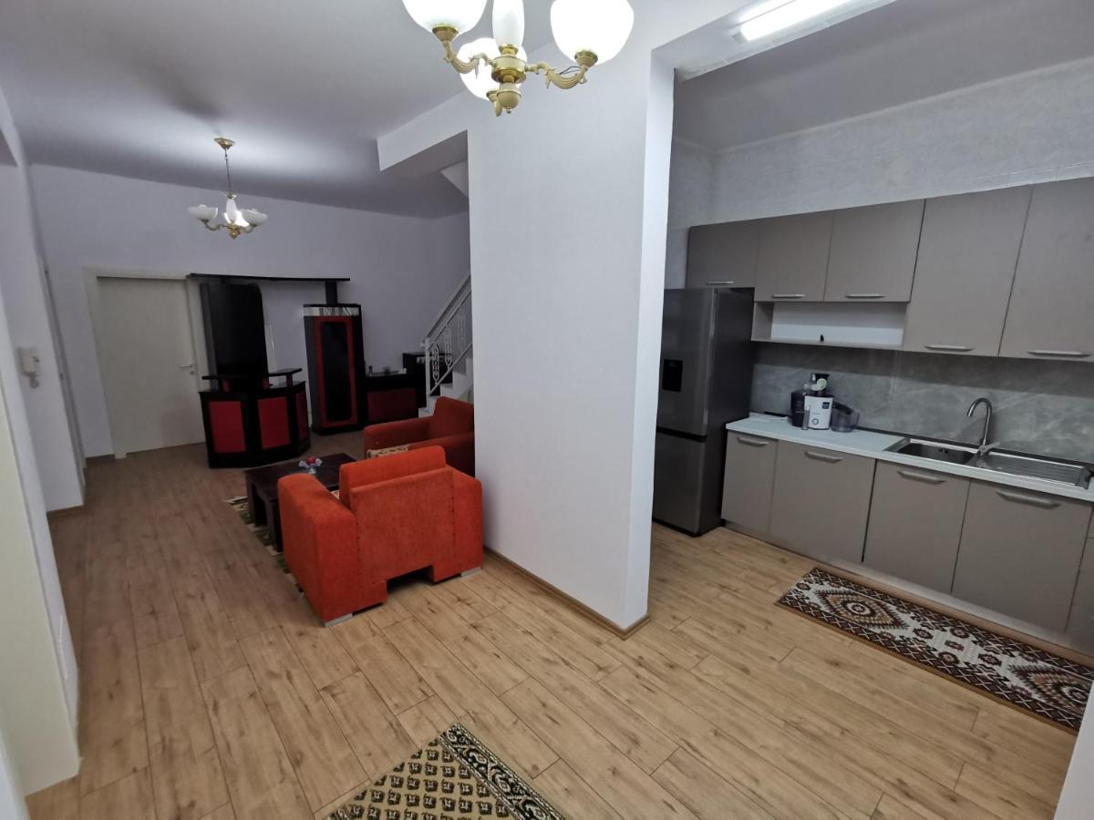 Bujtina Valgent Bed & Breakfast Berat Exterior foto