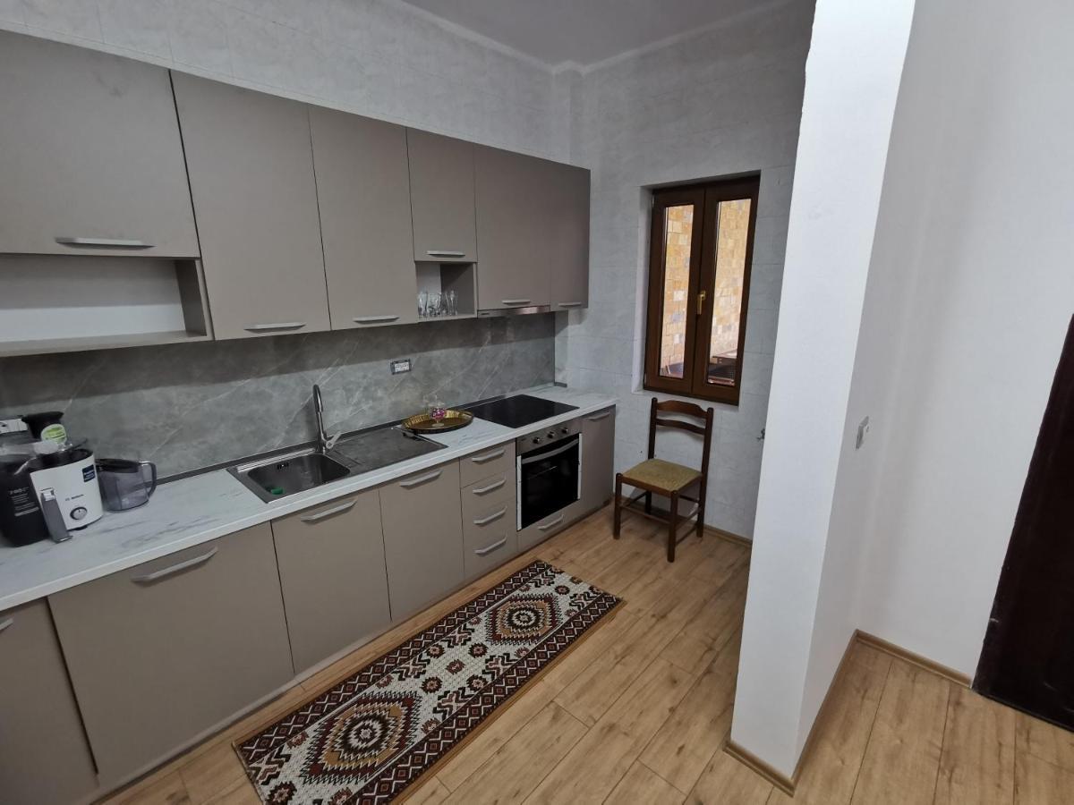 Bujtina Valgent Bed & Breakfast Berat Exterior foto