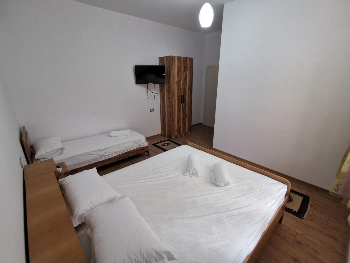 Bujtina Valgent Bed & Breakfast Berat Exterior foto