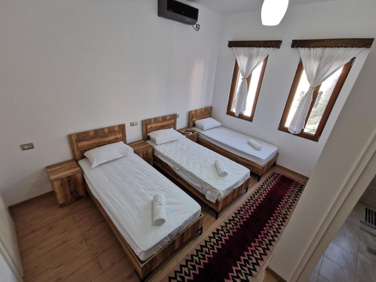 Bujtina Valgent Bed & Breakfast Berat Exterior foto